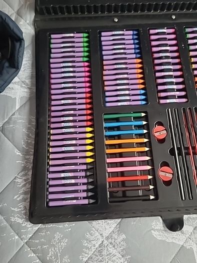 250 Piece Mega Art Set
