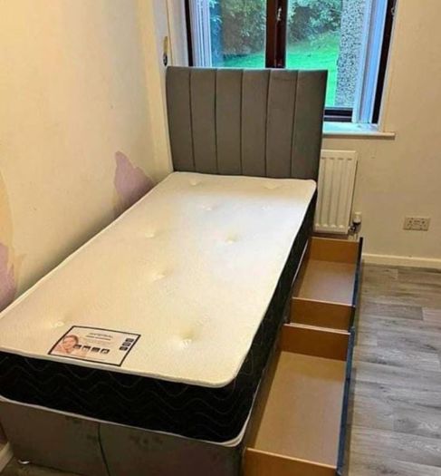 New Stylish Double 4ft, 4ft6, King 5ft And 6ft Superking Sizes Divan Beds Instock. Drawers And Optional Tufted Mattresses Available. Free Delivery