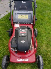WORLLD push lawnmower with Briggs and Stratton engine.500 series 158 cc 20 inch cut