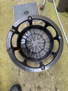 w202  wheel well holder