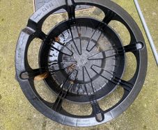 w202  wheel well holder