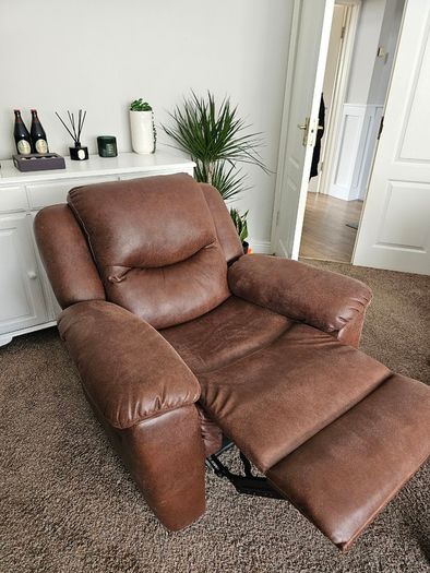 Brown Recliner Armchairs   3-Seater Sofa