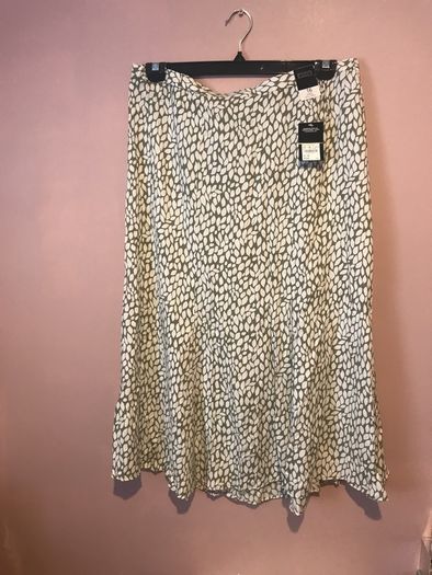 Debenhams ladies skirt size 16 mono leaf print unlined - New with tags