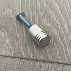 Set of 6 knobs