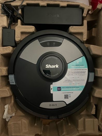Shark Matrix Plus 2-in-1 Self-Empty Robot Vacuum Mop cleaner