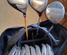 Ladies Golf Clubs.  Complete Matching Set Of Nickent Ladies Right Handed Golf Clubs in Very Good+ Condition.