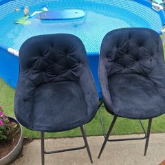 2x bar chairs