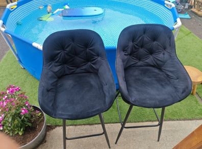 2x bar chairs