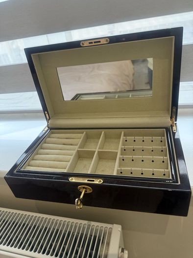jewlery box Solid Wood