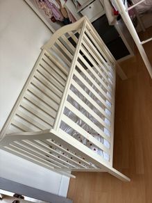 baby cot