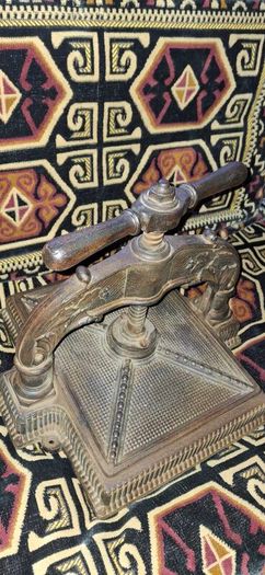 Antique Cast Iron Book Press
