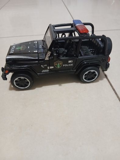 Police Jeep Toy Car - 1:32 Die-Cast Metal