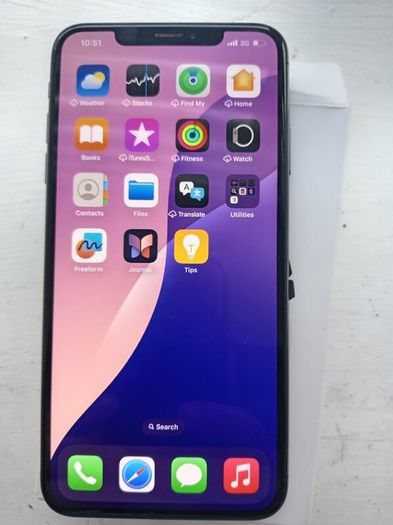 iphone Xs max and smartwatch