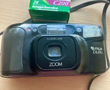 Vintage 1990s Fujifilm DL-190 Zoom 35mm camera