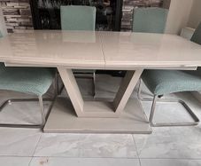 6 Seater Extendable Dining Table