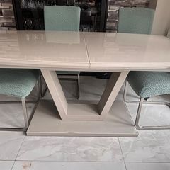 6 Seater Extendable Dining Table