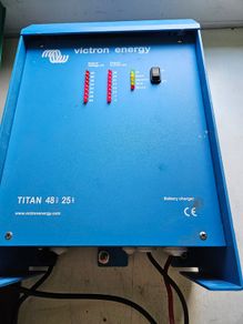 Victon Titan battery charger