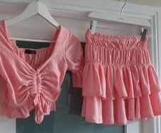 VIGO pretty pink ruffle skirt and crop top co-ord Sz 8UK