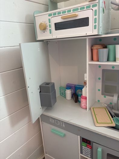 Play Kitchen
