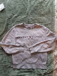 Tommy Hilfiger sweater. Size medium