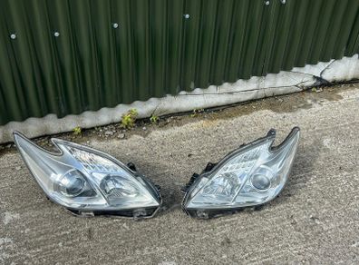 Toyota Prius headlights Pair