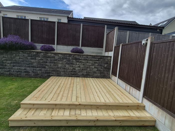Decking/composite and timber
