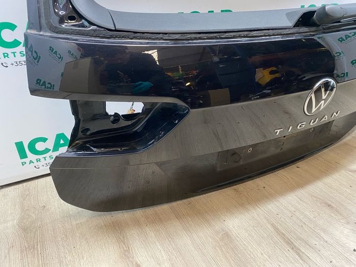 2022 Volkswagen Tiguan boot lid breaking for parts