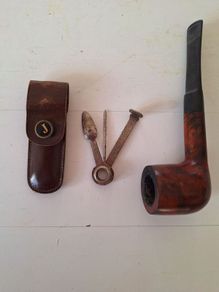 Vintage pipe and pipe cleaner