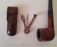Vintage pipe and pipe cleaner
