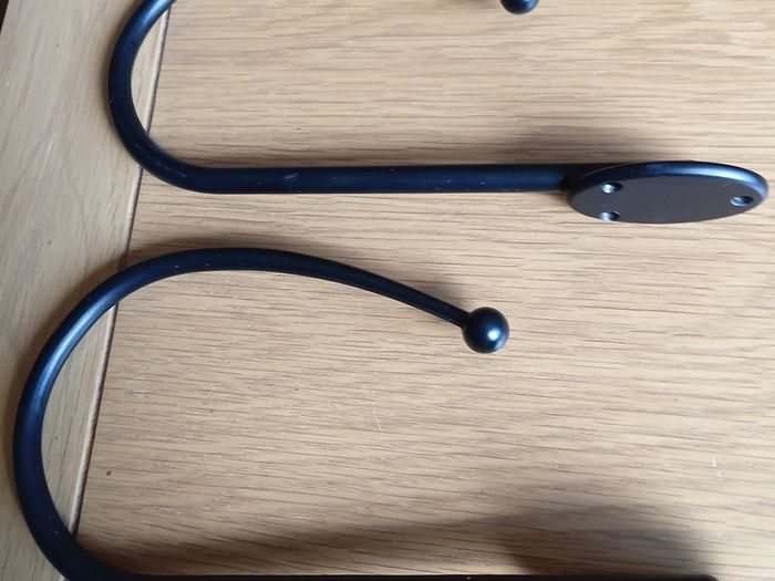 Curtain Hooks/Tie Backs