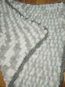 Pom pom pram blanket