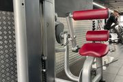 Back extension machine