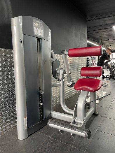 Back extension machine