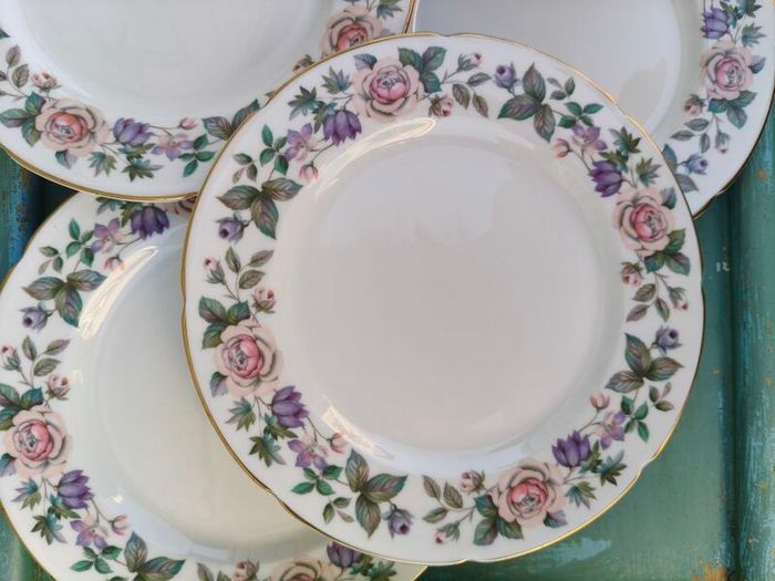 8 x Vintage Royal Grafton plates