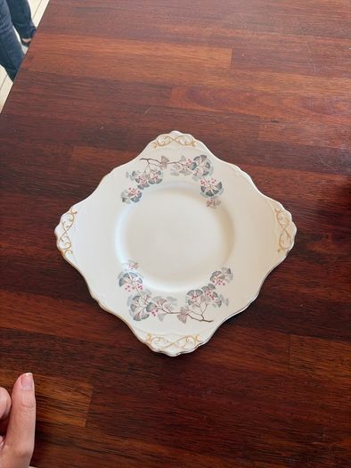 Vintage Tuscan Juniper 15 piece tea set