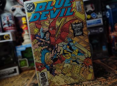 Blue Devil ! Issue #10 ! Copper Age Comic from 1985 ! by DC Comics !