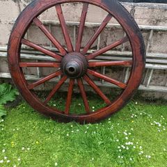 wooden wagon wheel