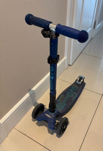 Micro Maxi fold down scooter