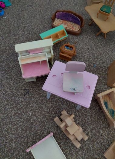 dolls house furniture