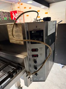 Pizza oven