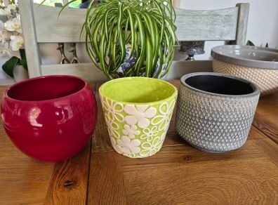 3 flower pots