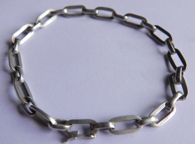 Vintage Sterling Silver Paperclip Chain Bracelet Features Elongated Rectangular Links and a Secure Box Clasp Closure. length 8" - 10,2g