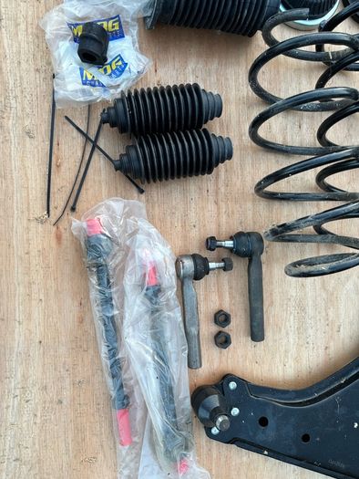 Car Parts - Full front suspension kit - NEW