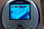 Philips PET320/37 3.5 Portable DVD/CD/MP3/CD Player with charger in excellent condition, working great