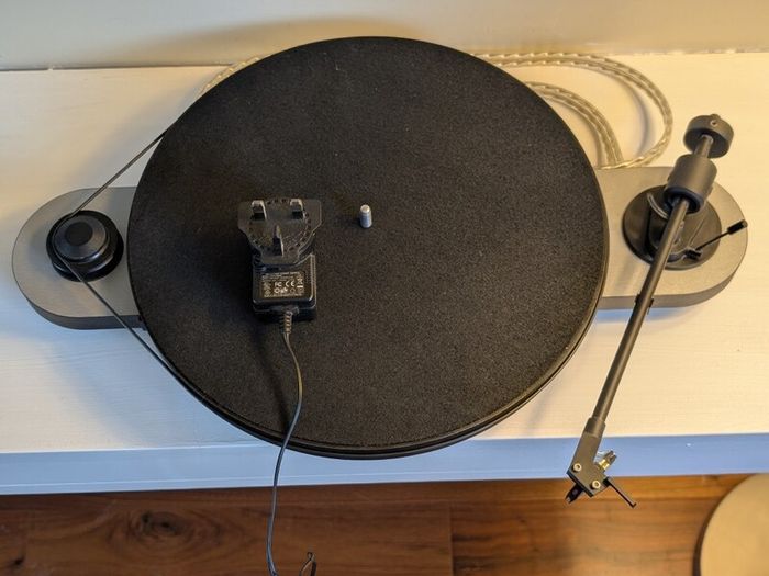 Turntable - Grey Pro-Ject Elemental