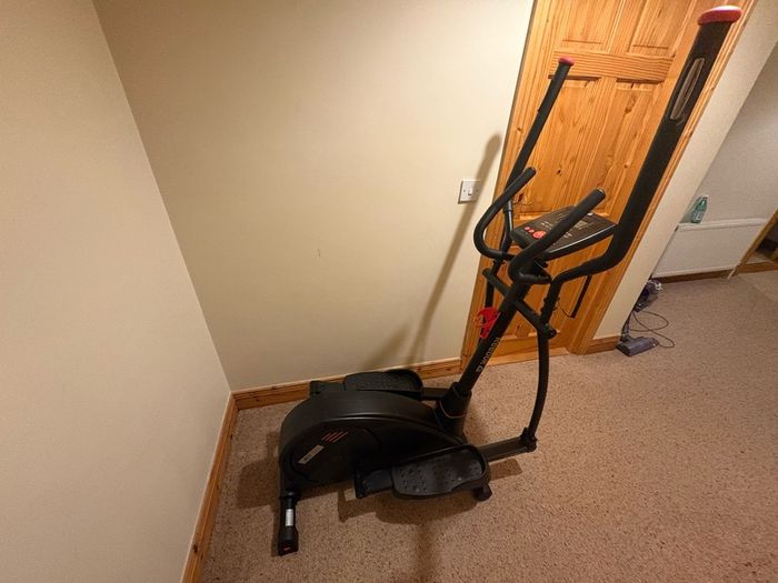 Reebok Jet100 Elliptical Trainer
