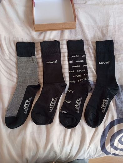 4 Pair Set of Levi's Socks ((Fully Authentic))