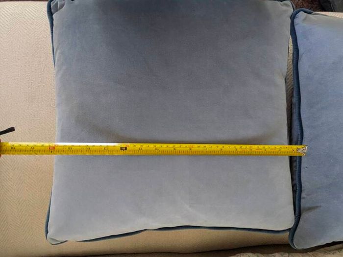 Four bespoke blue cushions, 30 euro per piece