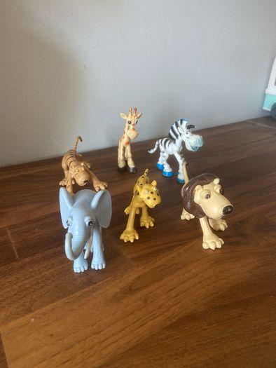 6 safari animal figurines