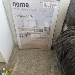 Extendable stair gate